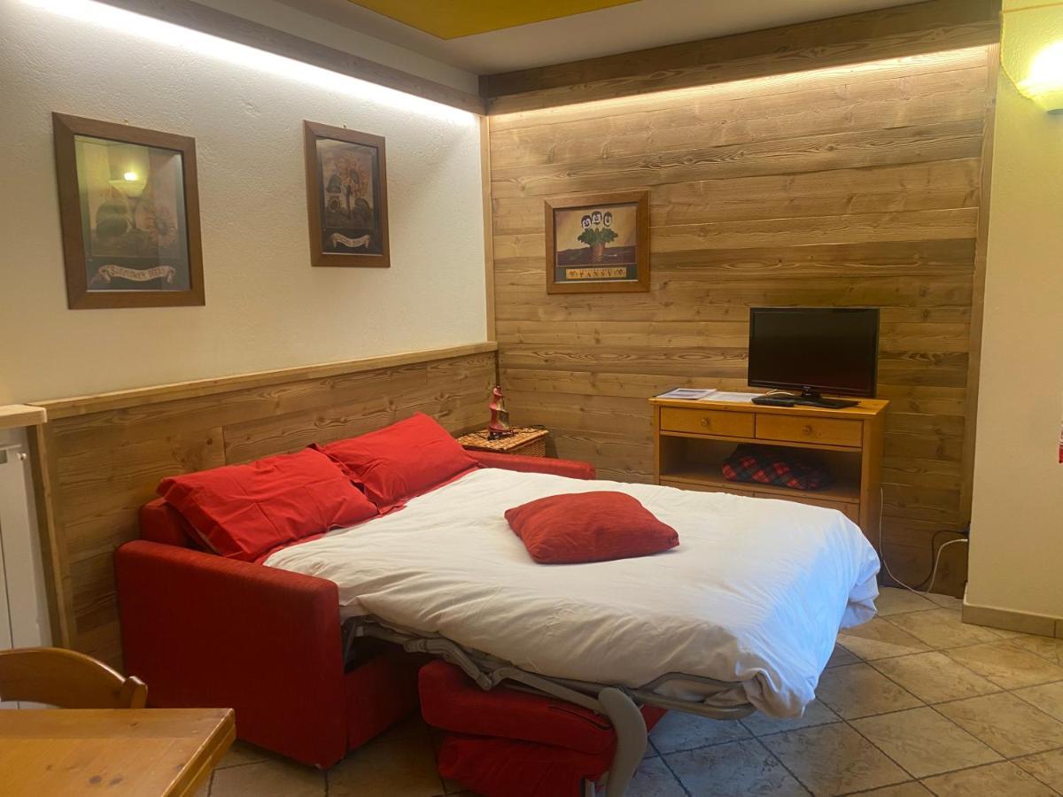 Baita Arianna Appartement Colle Colle Sestriere Buitenkant foto